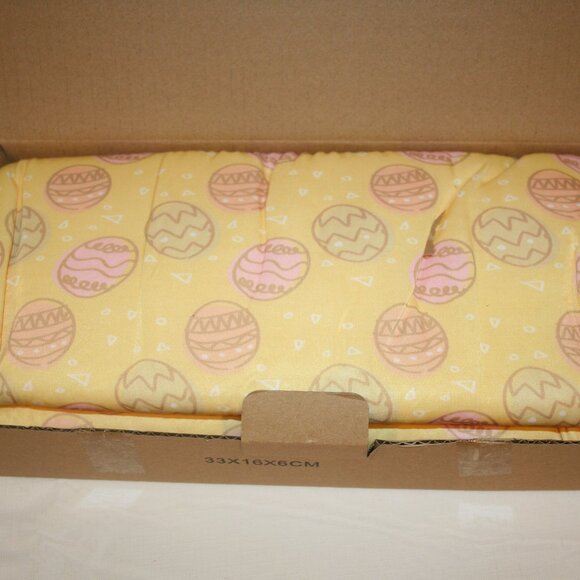 NACOCO Dog Cooling Mat Yellow Egg Washable Cooling Pad 38.5x 27.5 Easter NEW Cat - Picture 2 of 12